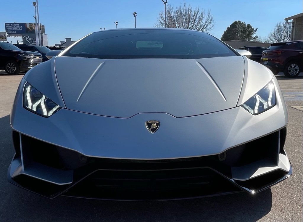 Used 2020 Lamborghini Huracan EVO image 9