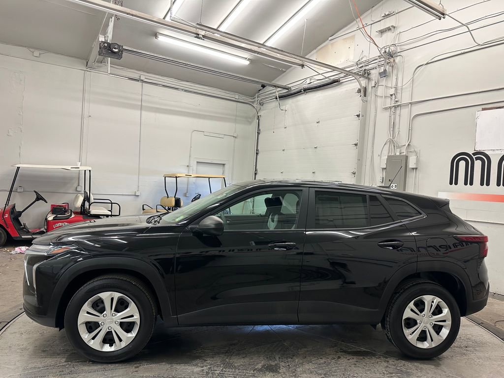 Used 2024 Chevrolet Trax LS image 12