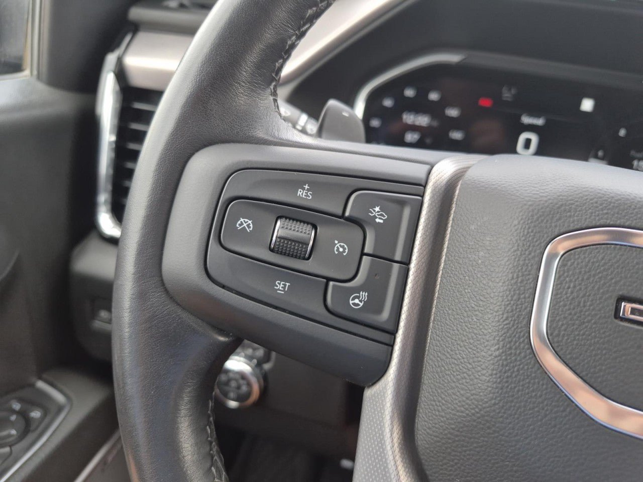 Used 2022 GMC Sierra 1500 Denali w/ Denali Reserve Package AWD/4WD image 21