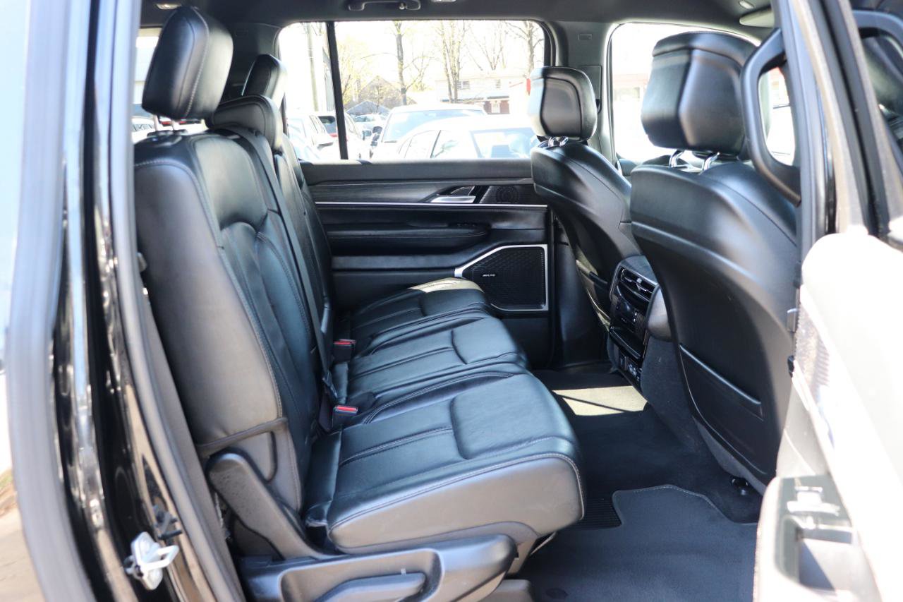 Used 2023 Jeep Wagoneer L Series II image 15