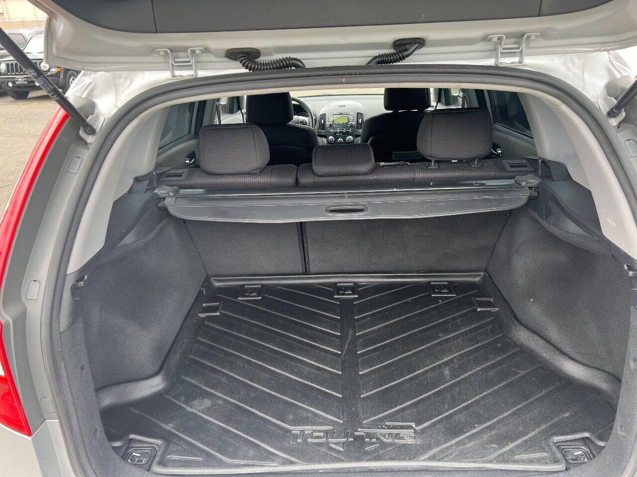 Used 2012 Hyundai Elantra w/ Preferred Pkg image 18