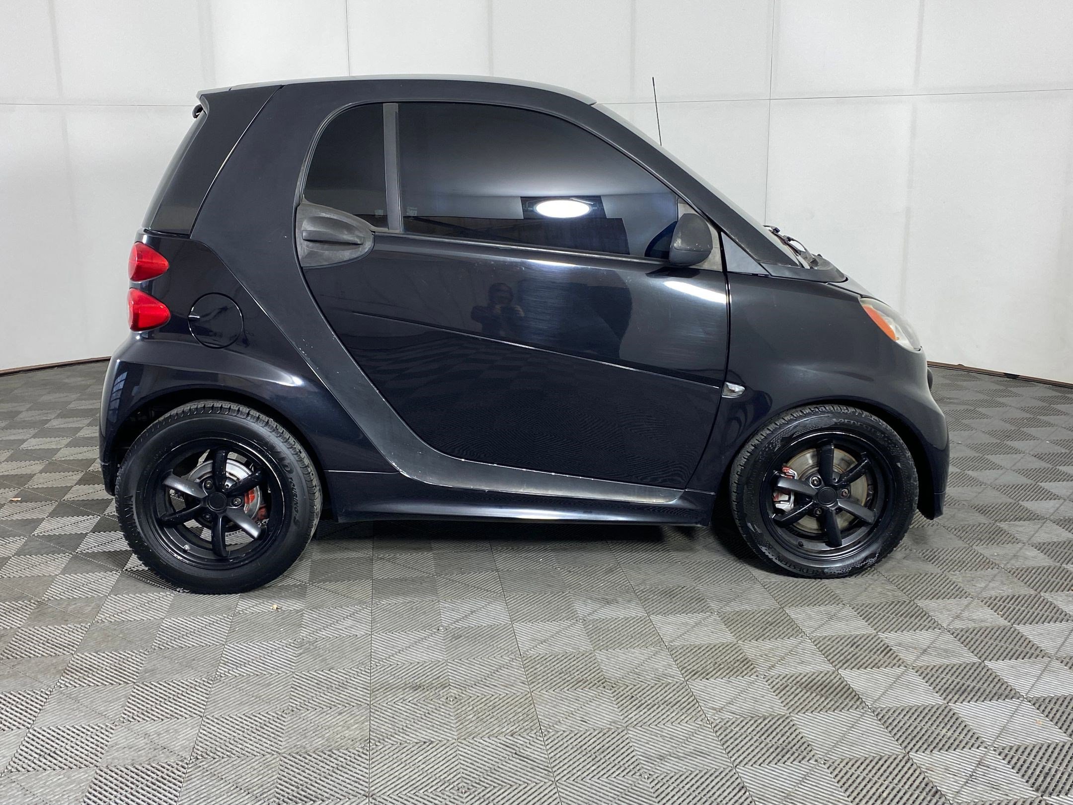 Used 2015 smart fortwo passion image 8