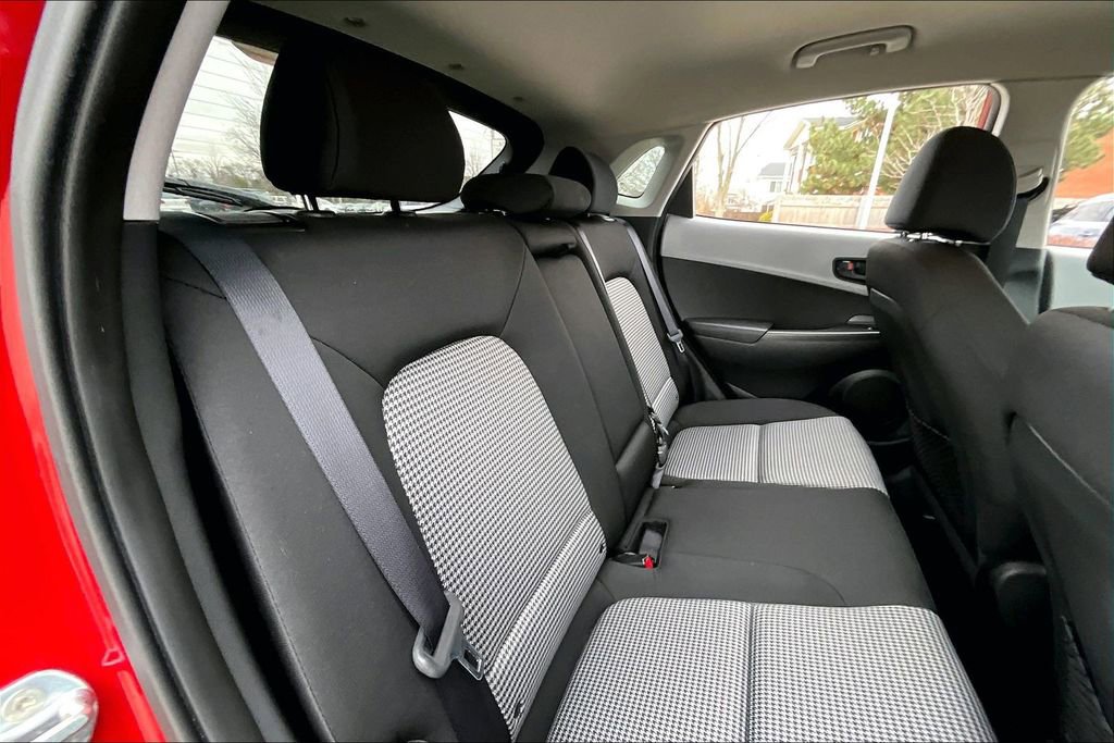 Used 2020 Hyundai Kona SEL w/ Cargo Package image 29