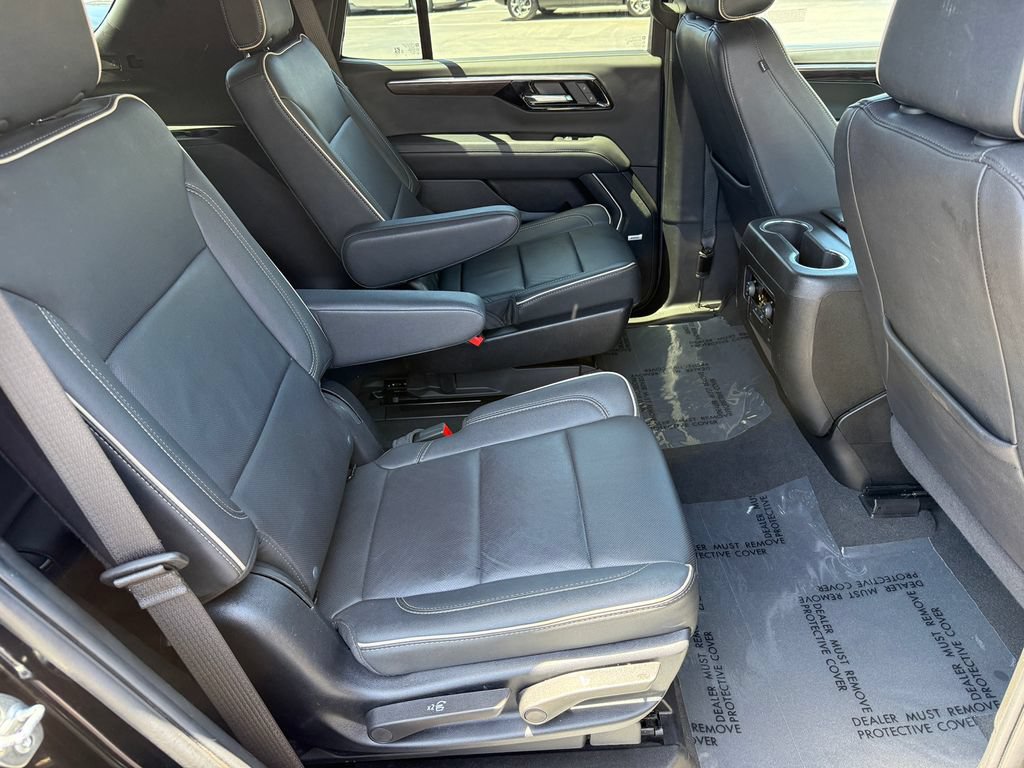 Used 2025 Chevrolet Tahoe Premier AWD/4WD image 16