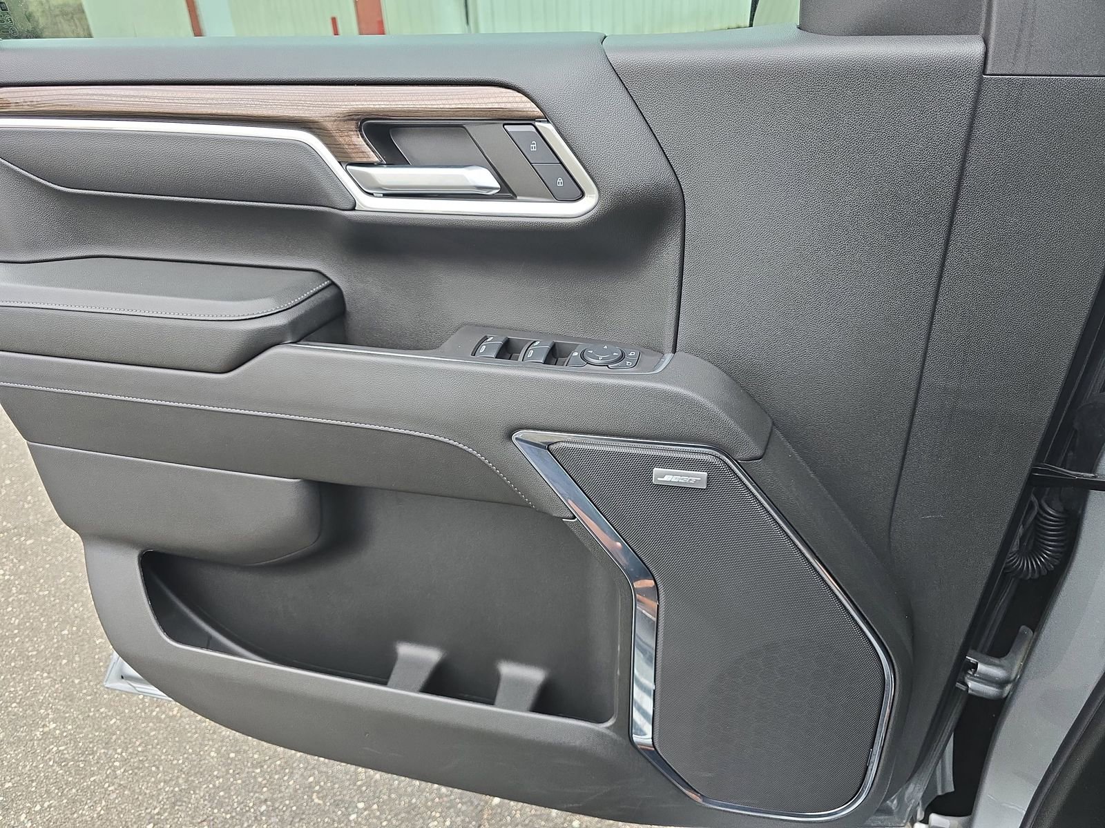 Used 2024 Chevrolet Silverado 1500 LT Trail Boss w/ Convenience Package II image 33