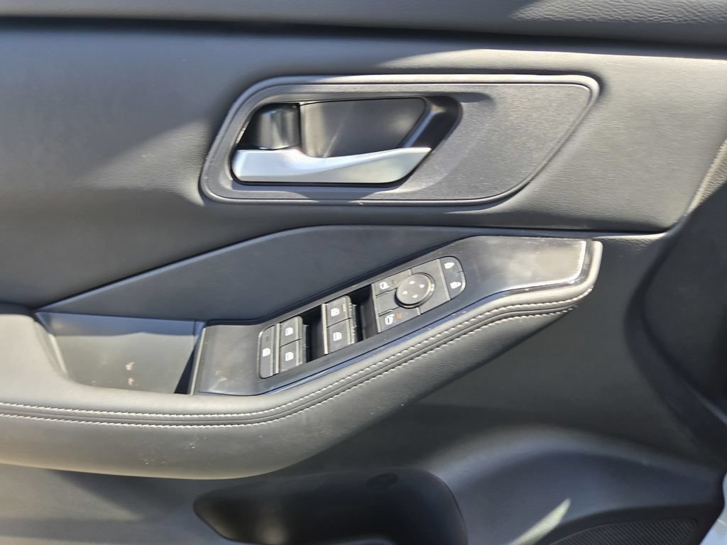 New 2026 Nissan Rogue SV FWD image 12