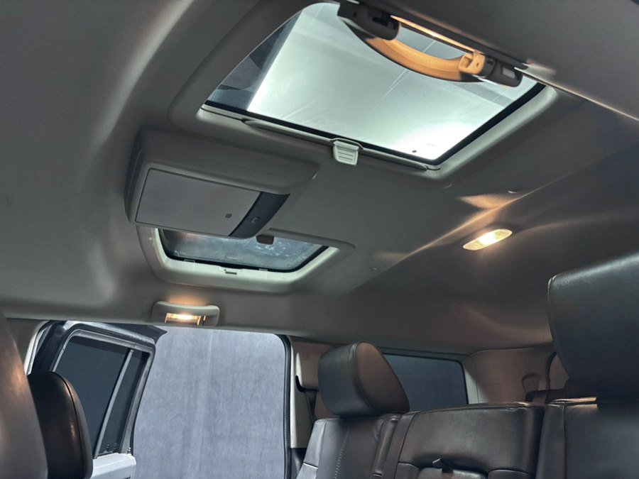 Used 2010 Jeep Commander Limited image 39