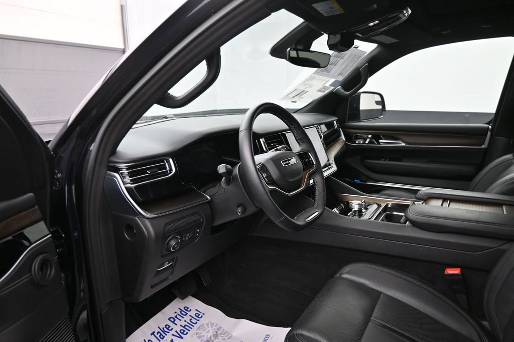 Used 2025 Jeep Grand Wagoneer 4WD image 10