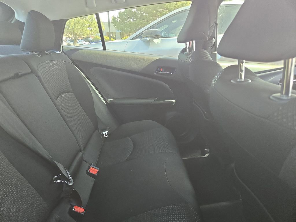Used 2021 Toyota Prius LE image 6