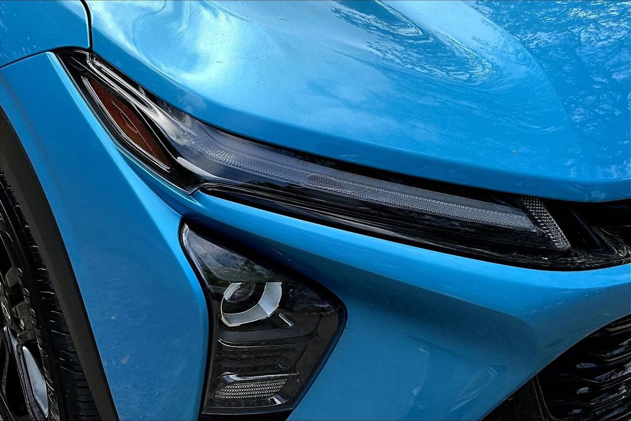 Used 2025 Chevrolet Trax ACTIV w/ Driver Confidence Package FWD image 32