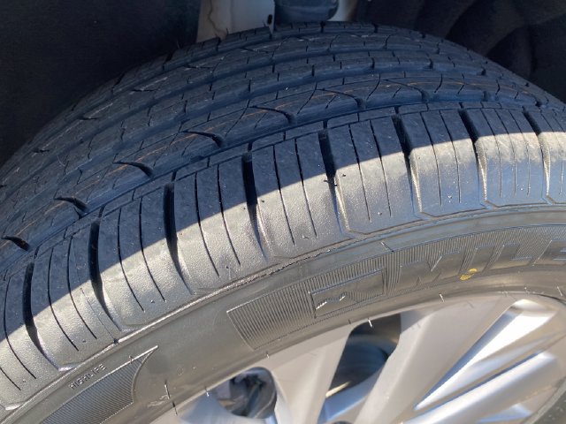 Certified 2025 Buick Enclave Preferred FWD image 25