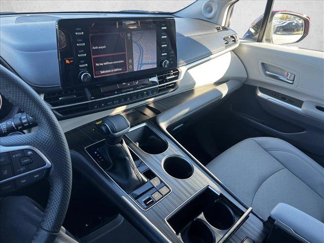 Certified 2022 Toyota Sienna Limited image 15