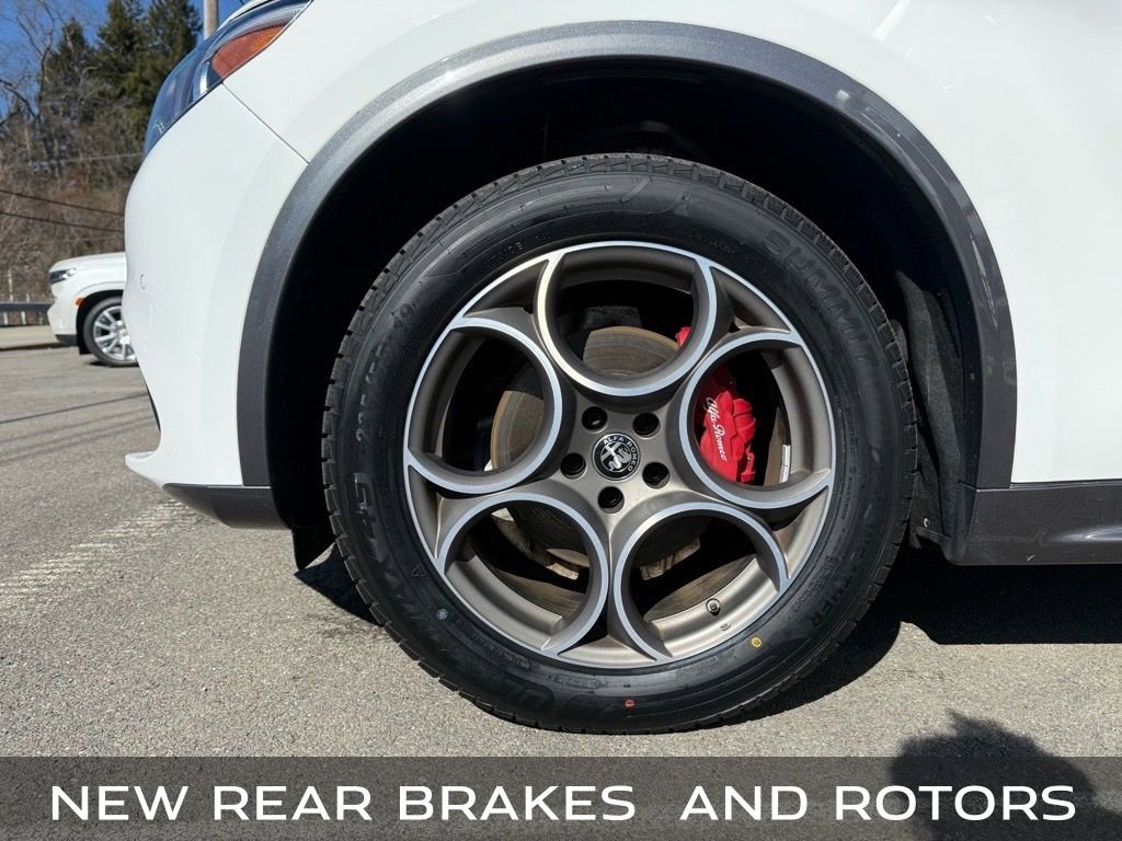 Used 2023 Alfa Romeo Stelvio Ti image 10