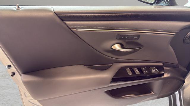 Certified 2023 Lexus ES 350 w/ Premium Package FWD image 10