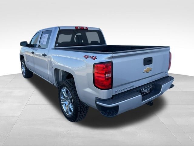 Used 2018 Chevrolet Silverado 1500 Custom w/ Custom Value Package AWD/4WD image 35