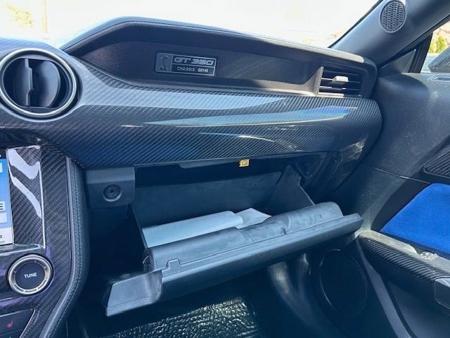 Used 2016 Ford Mustang Shelby GT350 w/ Technology Package RWD image 28