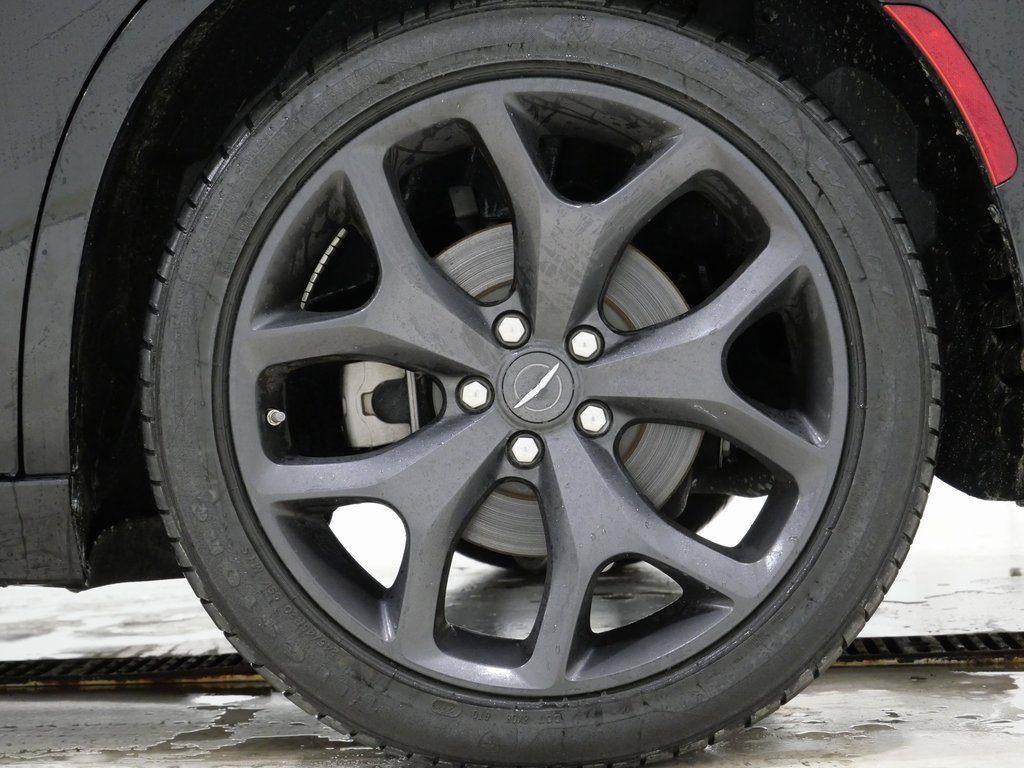 Used 2023 Chrysler 300 S image 10