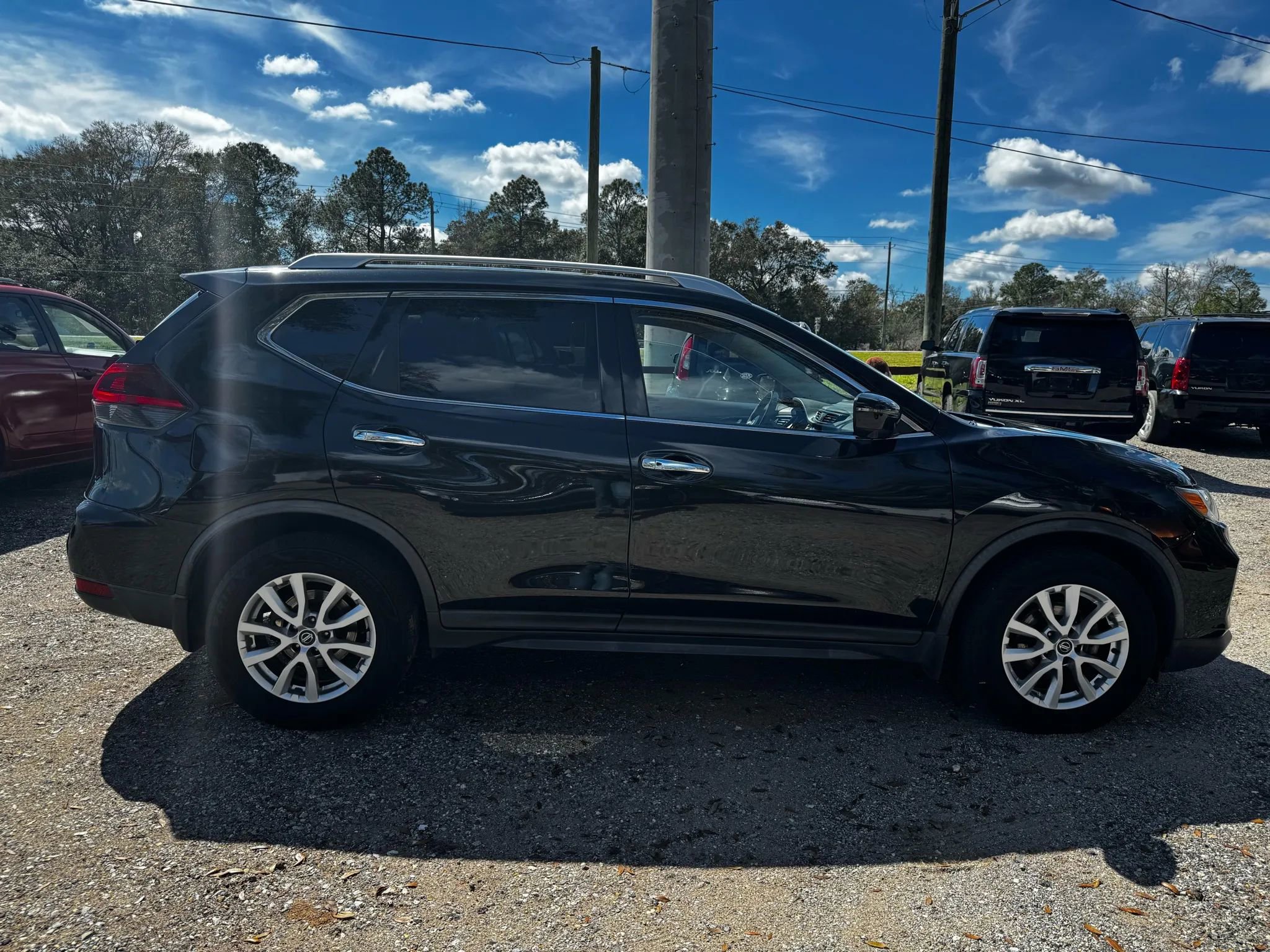 Used 2018 Nissan Rogue SV w/ Premium Package image 9