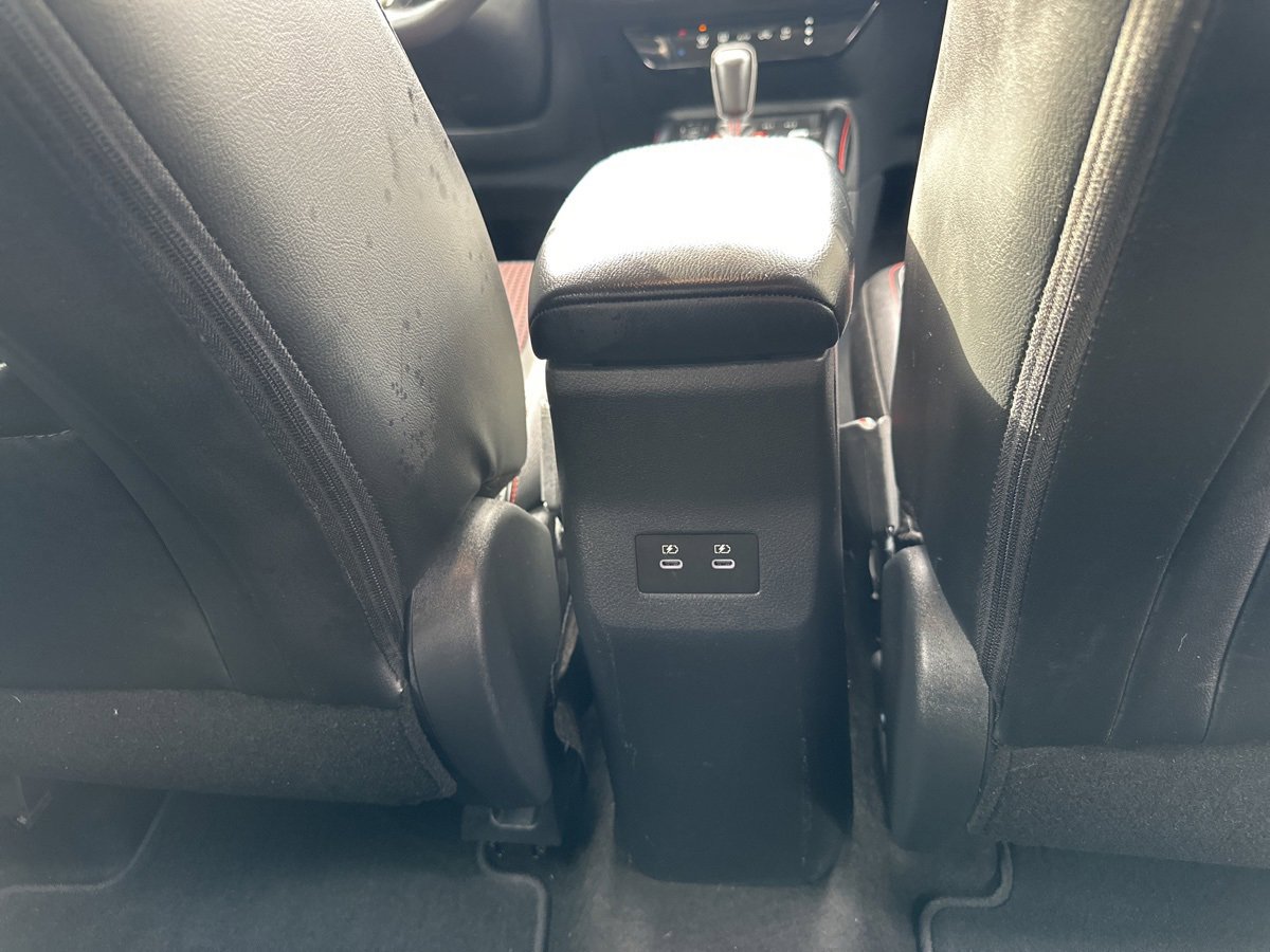 Used 2025 Nissan Kicks SR image 25