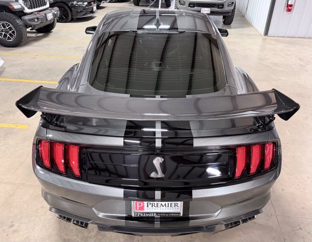 Used 2020 Ford Mustang Shelby GT500 w/ Carbon Fiber Track Pack RWD image 5