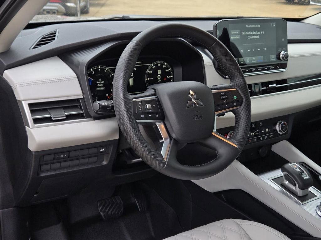 Used 2024 Mitsubishi Outlander SEL image 18