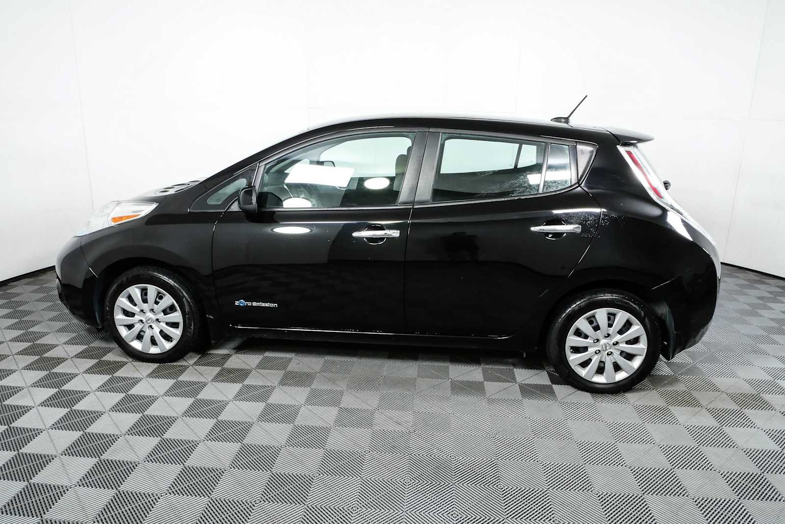 Used 2017 Nissan Leaf S w/ Charge Package FWD image 26