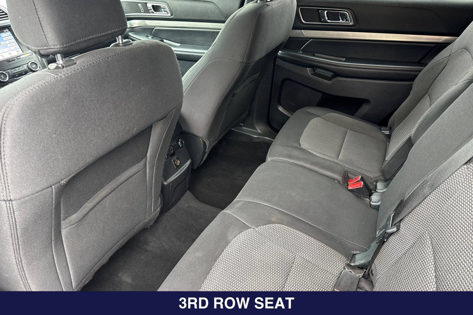 Used 2019 Ford Explorer XLT w/ Equipment Group 201A FWD image 13