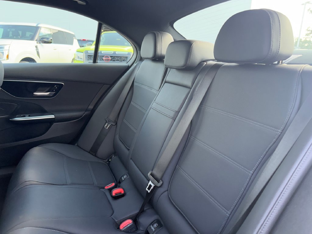 Used 2025 Mercedes-Benz C 300 4MATIC Sedan image 25