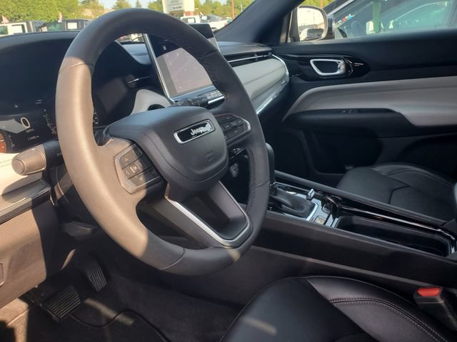 Used 2023 Jeep Compass Limited AWD/4WD image 10