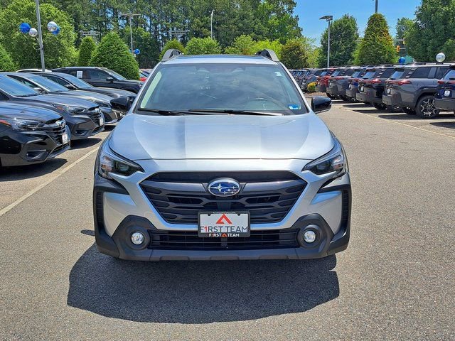Used 2025 Subaru Outback Premium AWD/4WD image 3