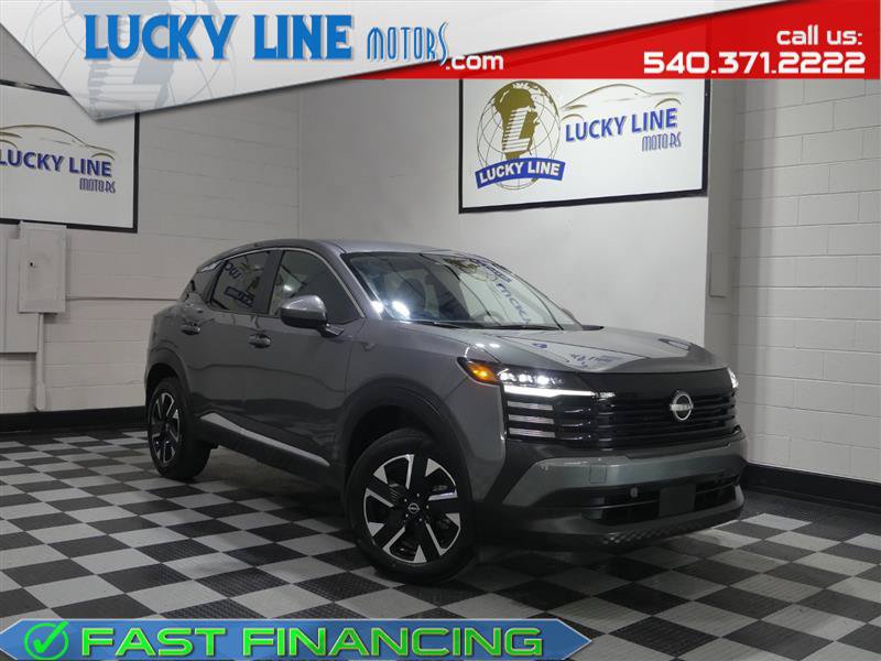 Used 2025 Nissan Kicks SV AWD/4WD image 1