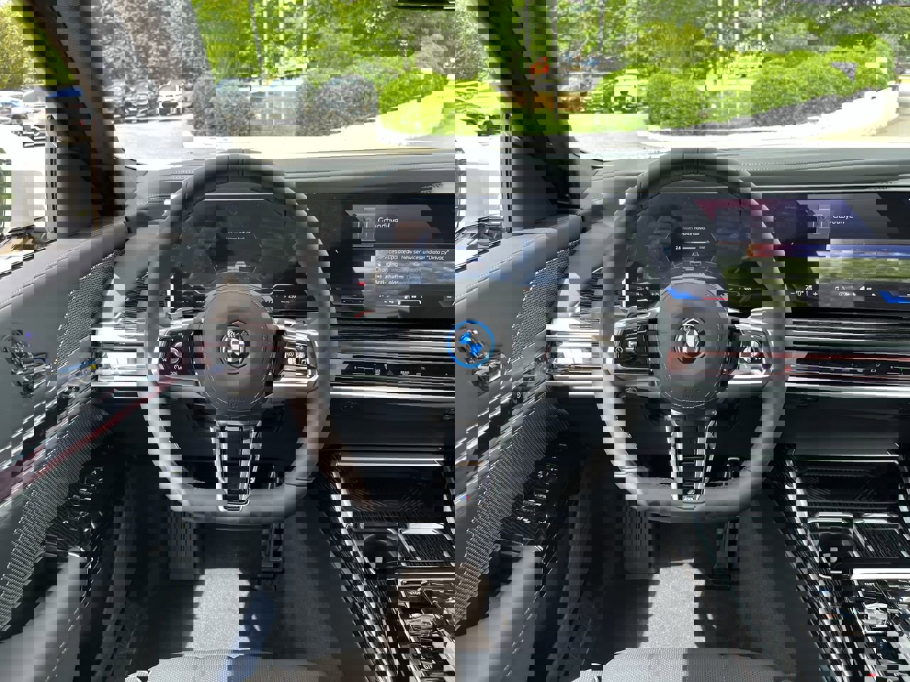 Used 2025 BMW i7 eDrive50 w/ M Sport Package image 21