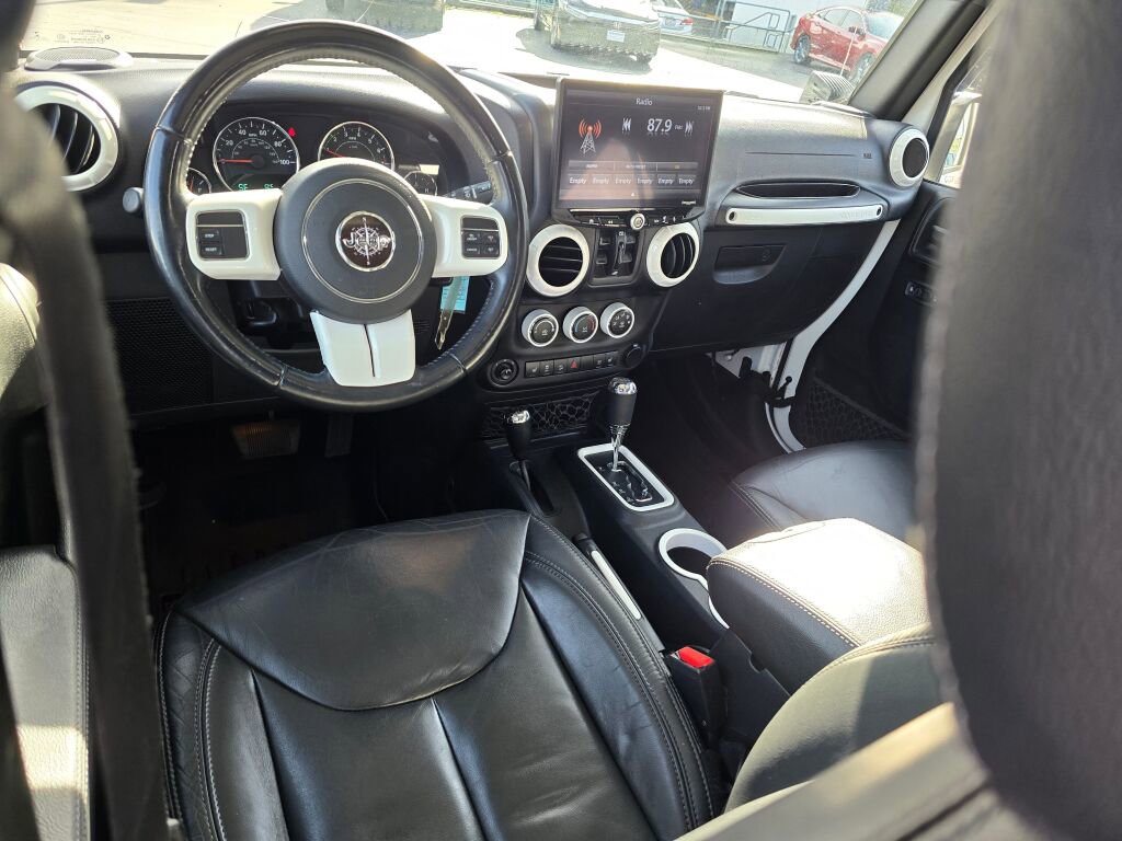 Used 2018 Jeep Wrangler Unlimited Sahara image 3