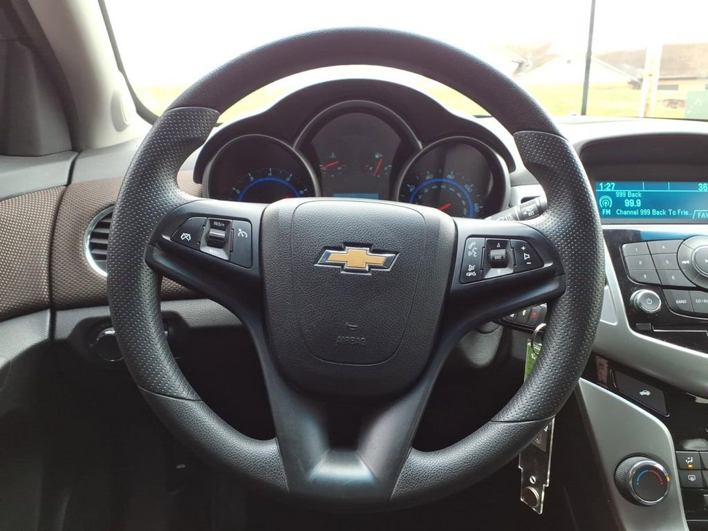 Used 2016 Chevrolet Cruze LT FWD image 17