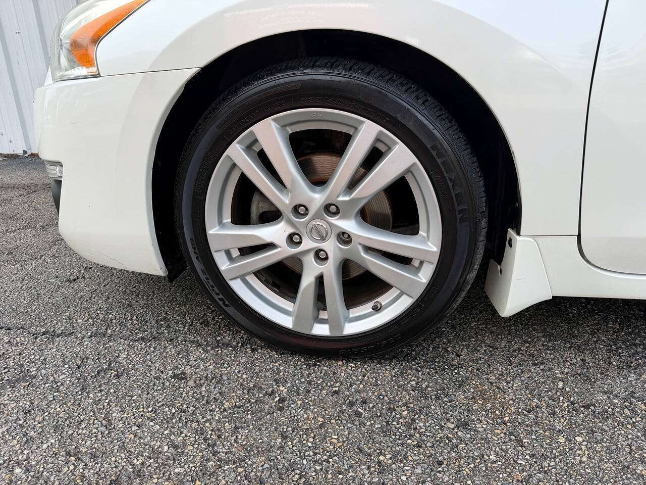 Used 2015 Nissan Altima 3.5 SL FWD image 38