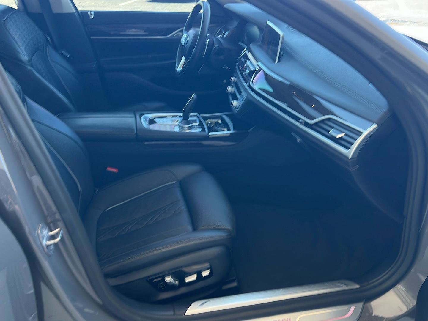Used 2020 BMW 740i image 15