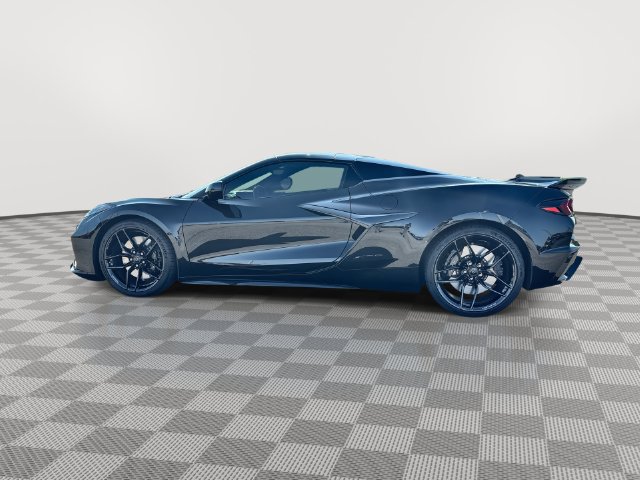 Used 2026 Chevrolet Corvette Z06 w/ Stealth Interior Trim Package RWD image 3