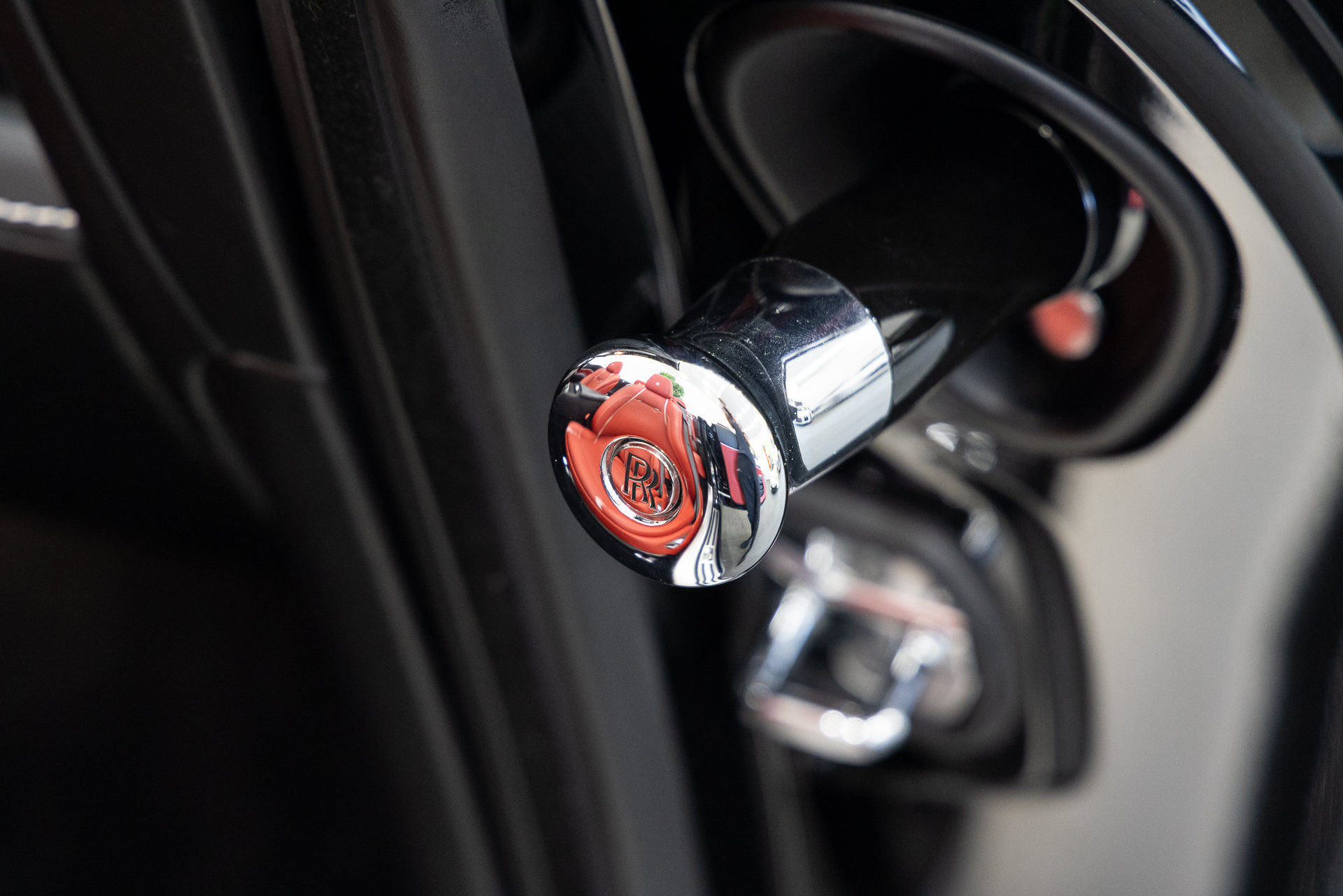 Used 2020 Rolls-Royce Dawn RWD image 33