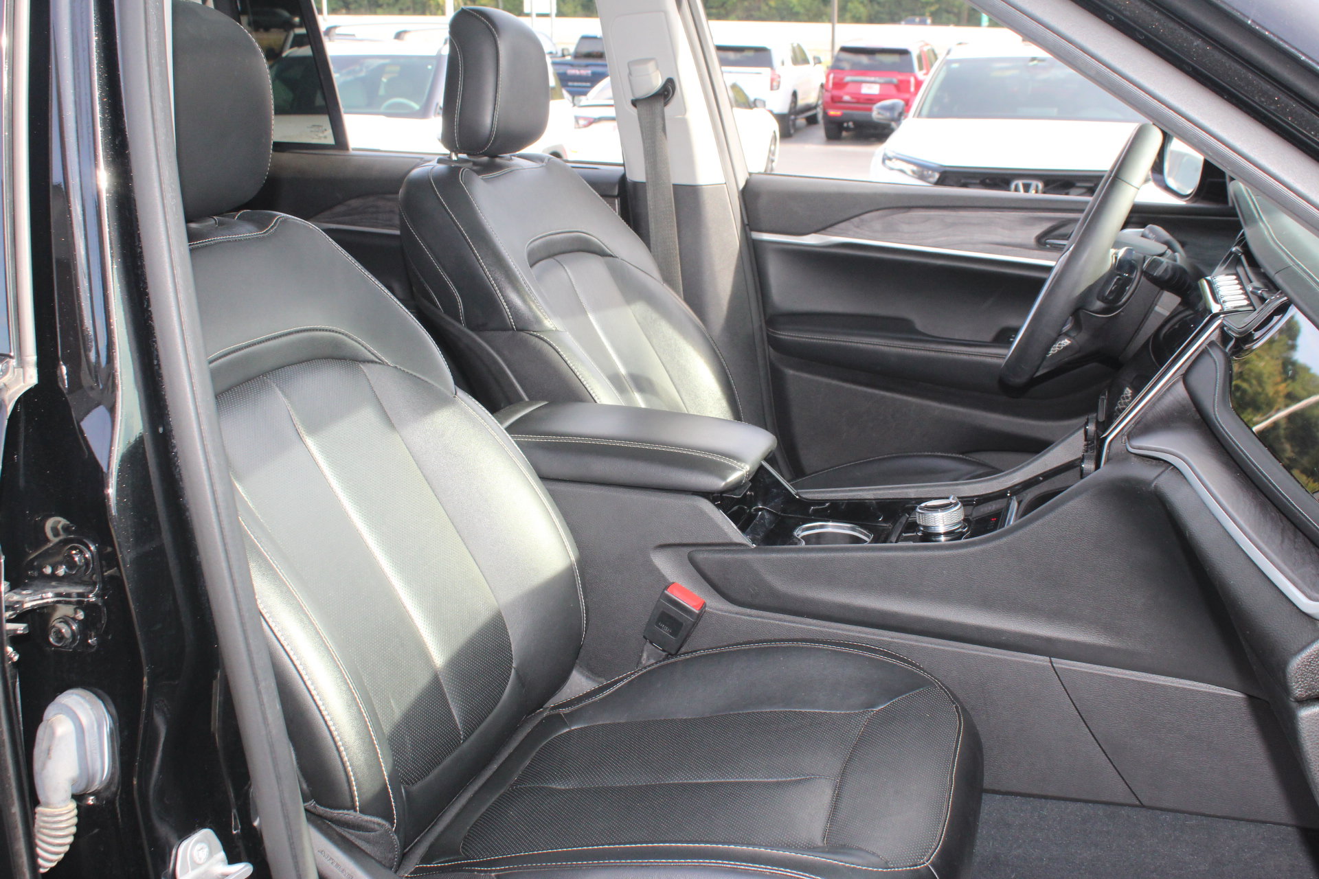 Used 2022 Jeep Grand Cherokee Limited 4xe w/ Luxury Tech Group II AWD/4WD image 36