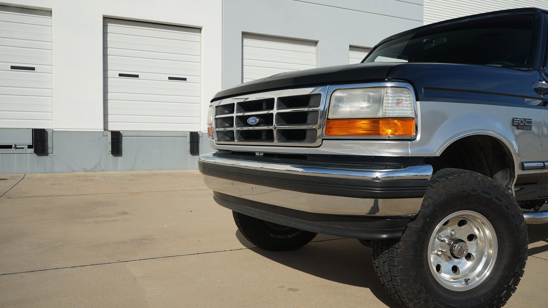 Used 1995 Ford Bronco XLT image 26