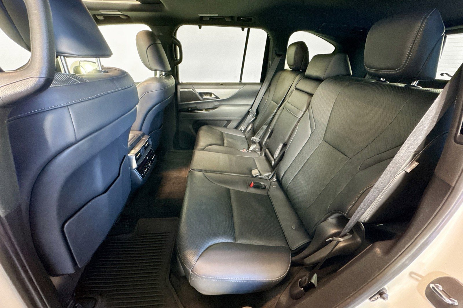 Used 2024 Lexus LX 600 F Sport AWD/4WD image 22