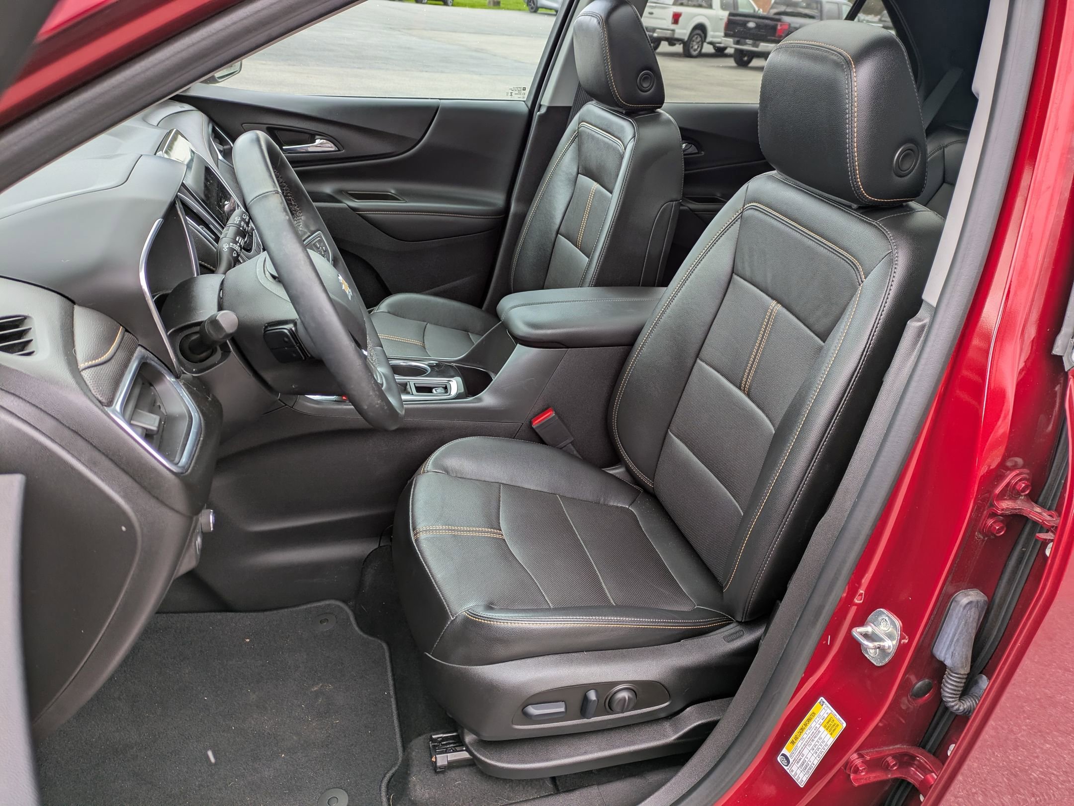 Used 2023 Chevrolet Equinox Premier image 7