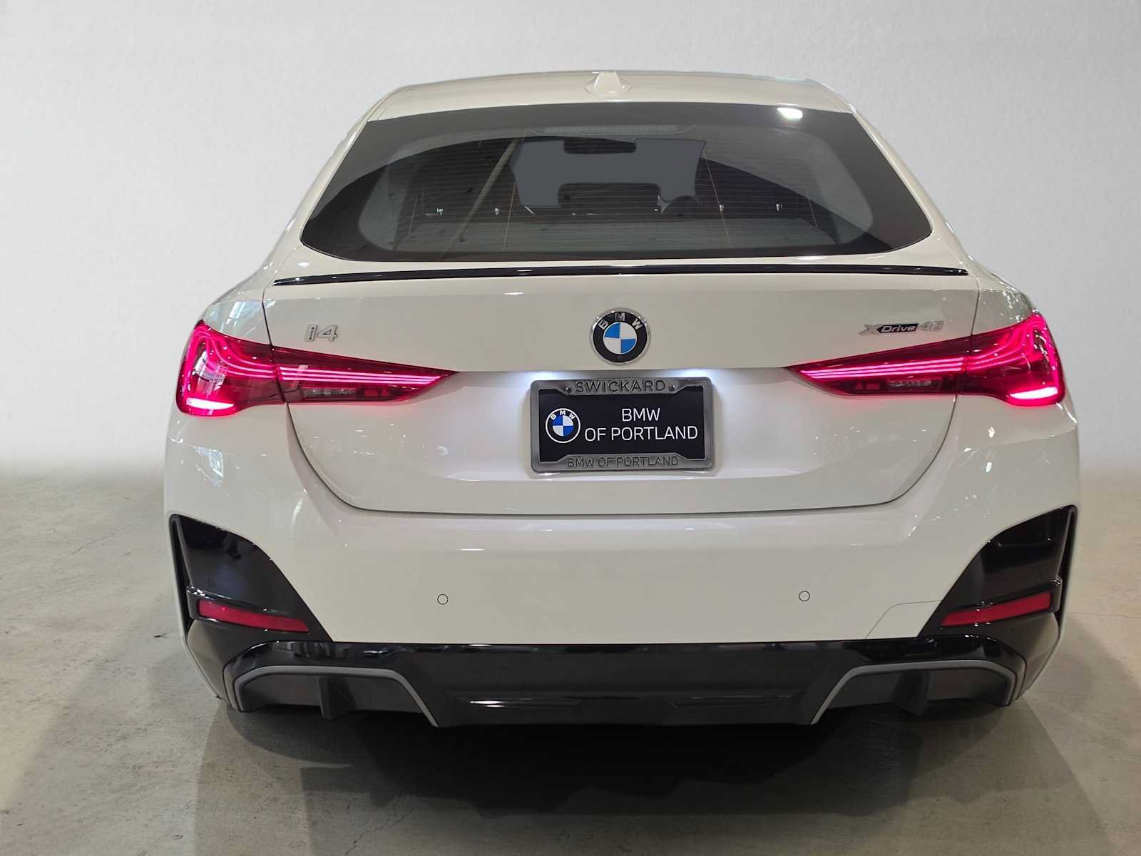 Used 2026 BMW i4 xDrive40i w/ M Sport Package AWD/4WD image 4