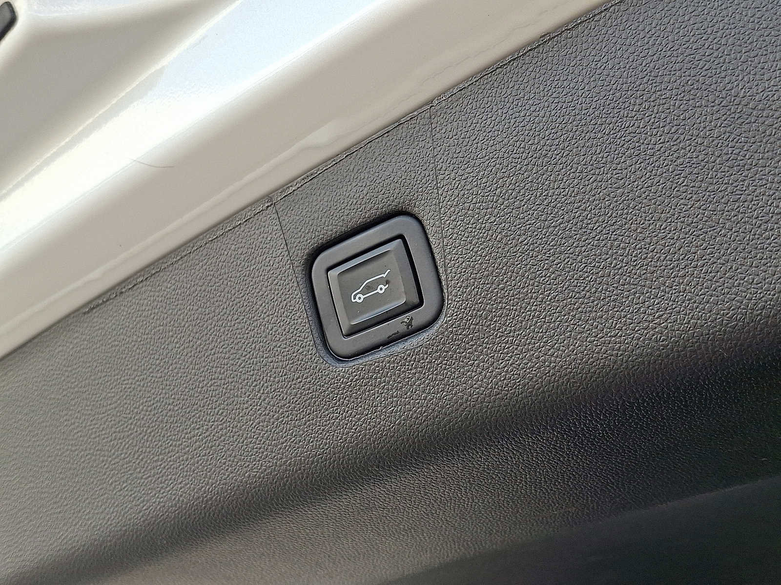 Certified 2023 Chevrolet Blazer RS w/ Driver Confidence II Package image 28