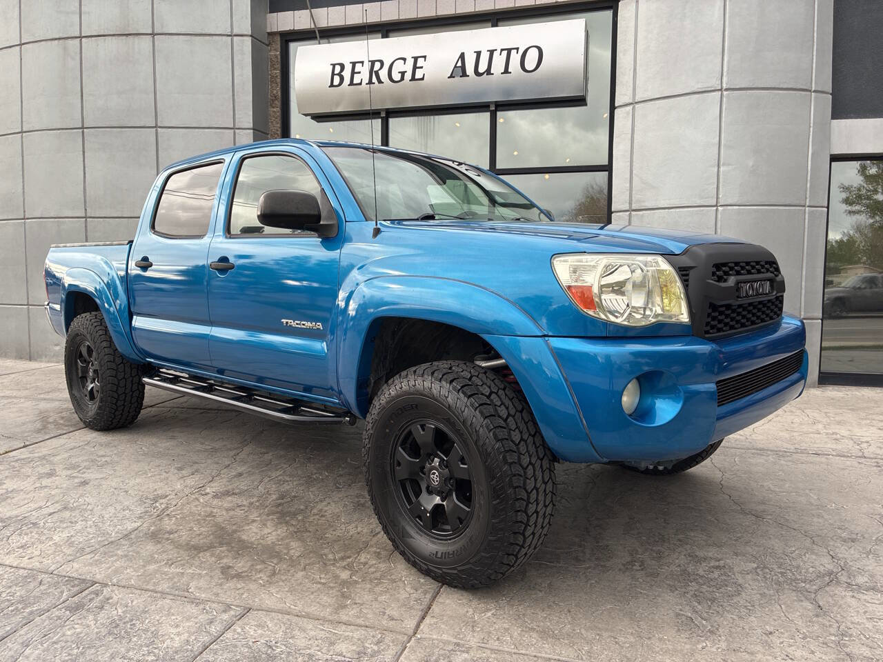 Used 2005 Toyota Tacoma 4x4 Double Cab image 1