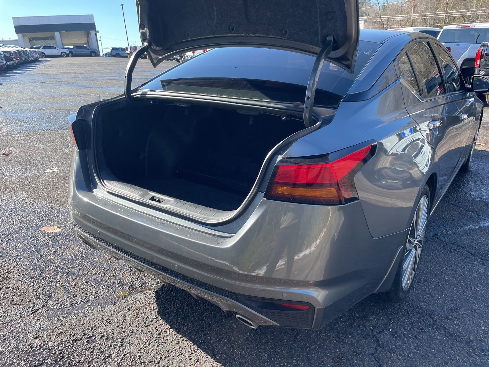 Used 2024 Nissan Altima 2.5 SL image 32