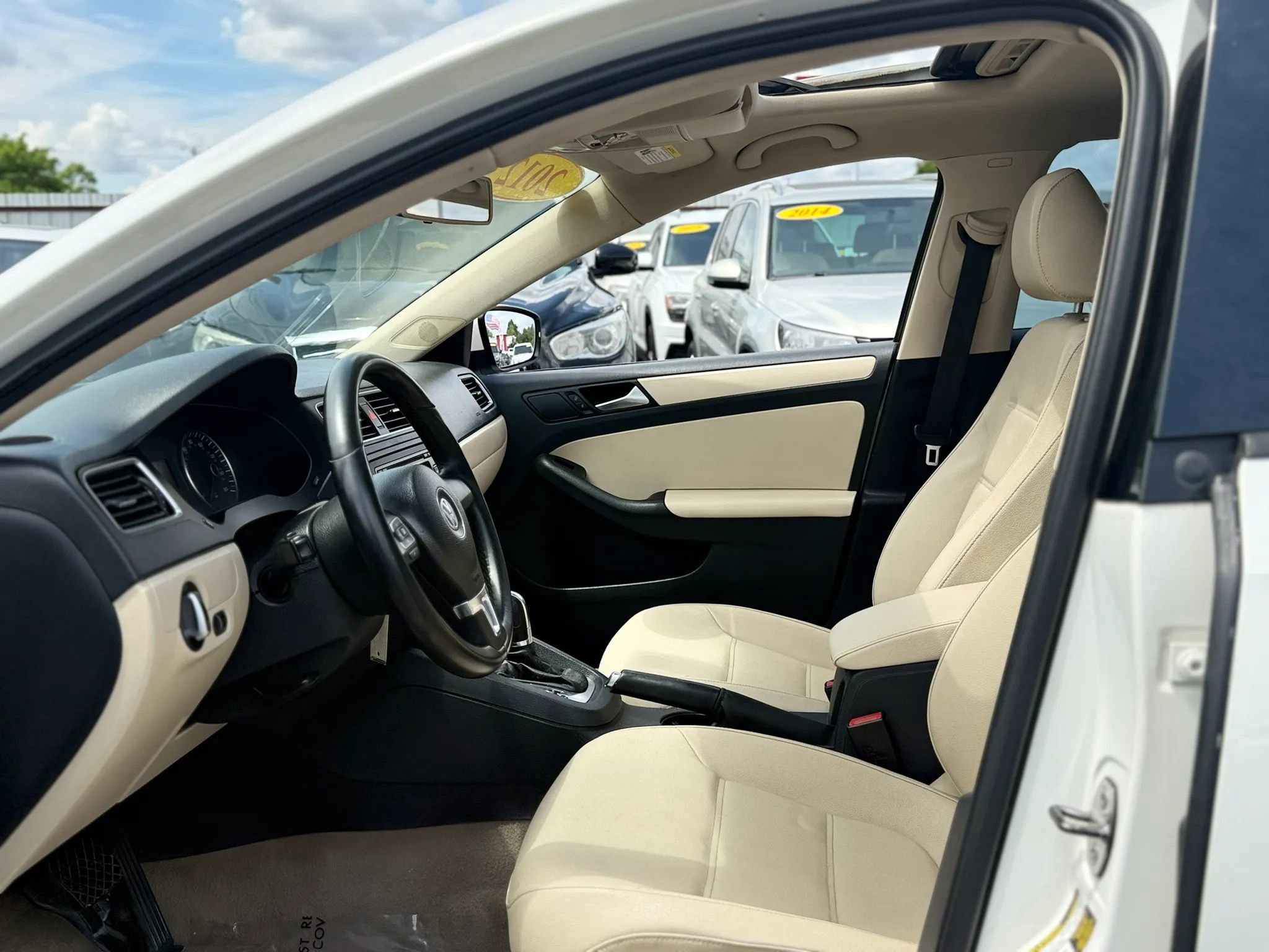 Used 2012 Volkswagen Jetta SE FWD image 36