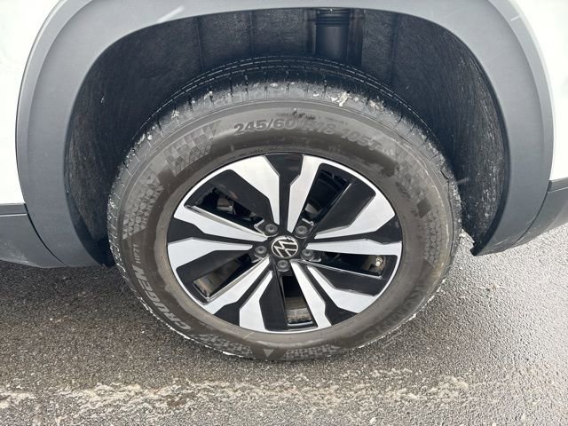 Used 2024 Volkswagen Atlas Cross Sport SE image 31