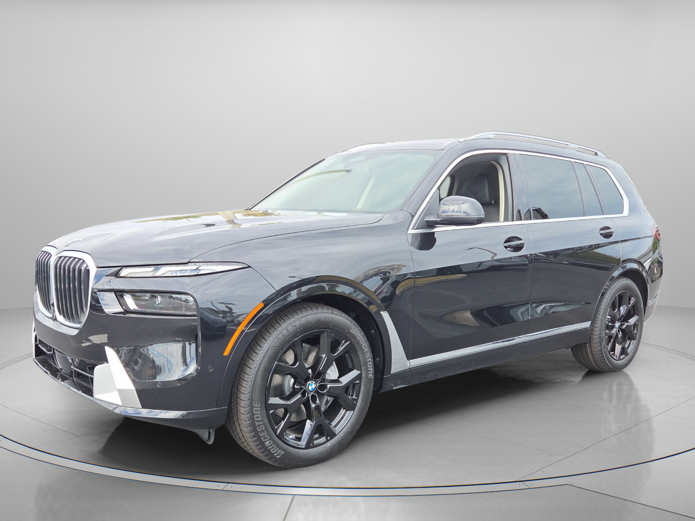 Certified 2026 BMW X7 xDrive40i w/ Premium Package AWD/4WD image 2