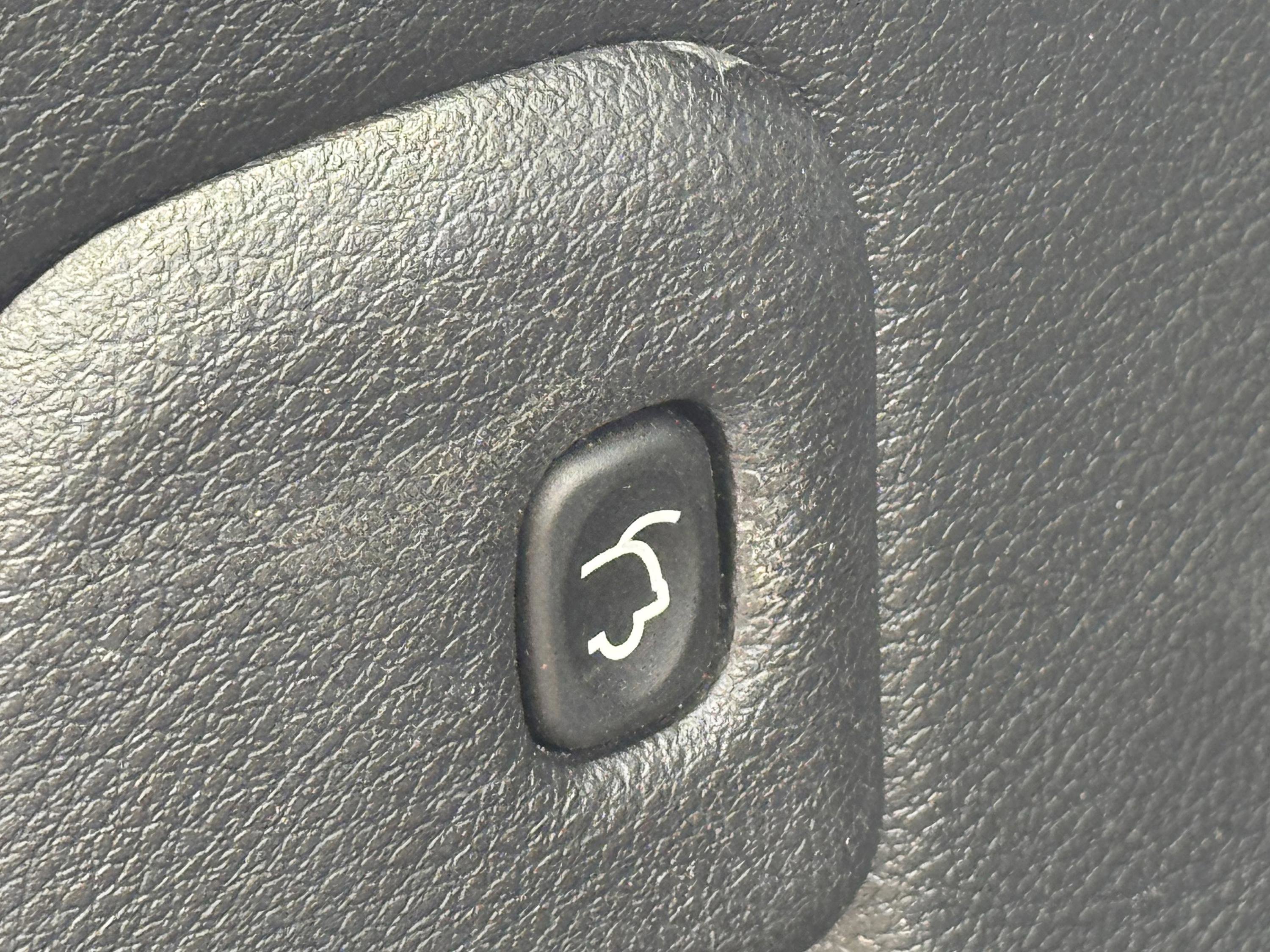 Used 2021 Jeep Grand Cherokee Limited AWD/4WD image 25